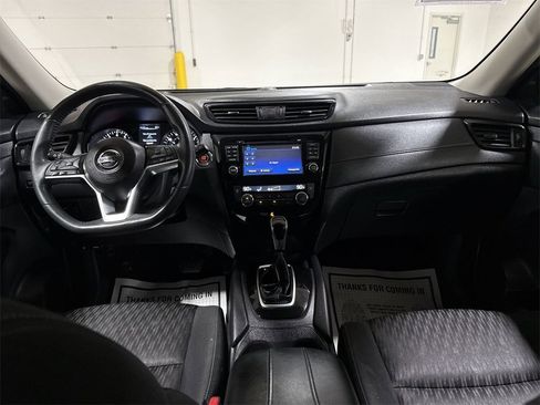 Used 2017 Nissan Rogue SV w/ SV Premium Package image 10