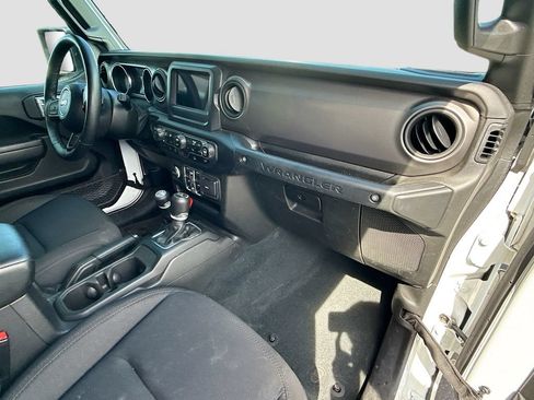 Used 2023 Jeep Wrangler Unlimited w/ Cold Weather Group AWD/4WD image 33