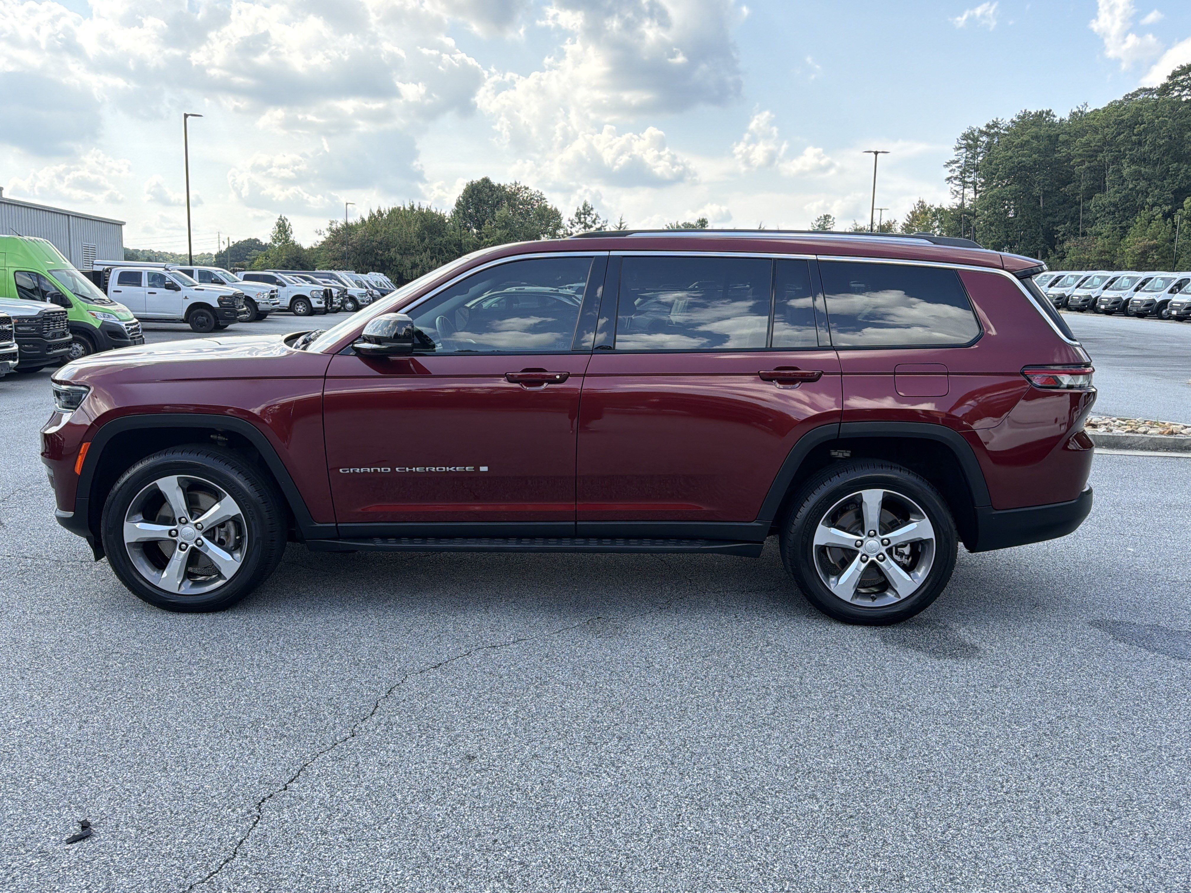 Used 2022 Jeep Grand Cherokee L Limited AWD/4WD image 4