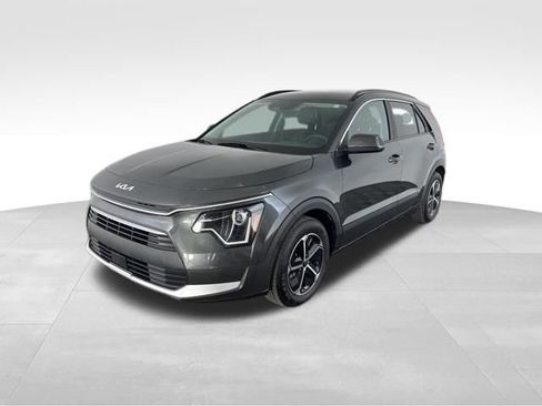 Certified 2025 Kia Niro EX image 5