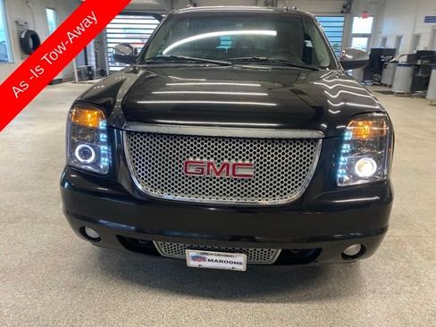 Used 2010 GMC Yukon XL Denali AWD/4WD image 2