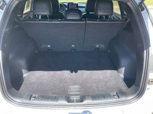 Used 2025 Toyota Corolla LE image 31