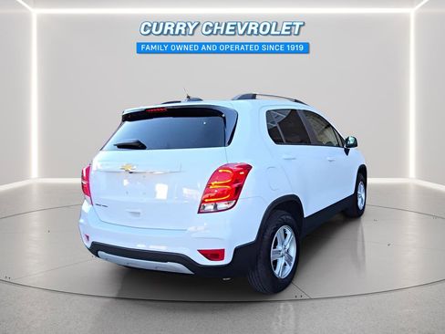 Used 2022 Chevrolet Trax LT w/ LT Convenience Package image 4