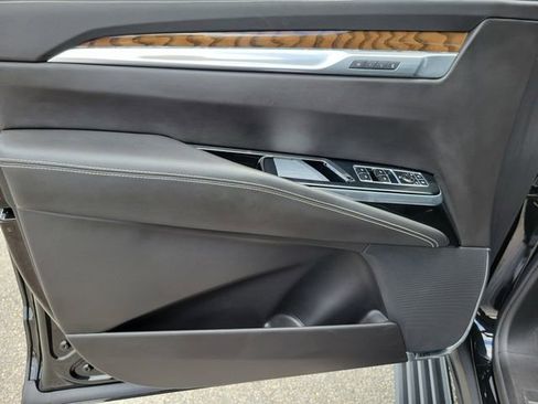 Used 2025 Cadillac Escalade Sport Platinum image 18