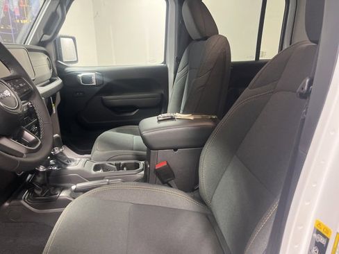 New 2026 Jeep Gladiator Willys image 8