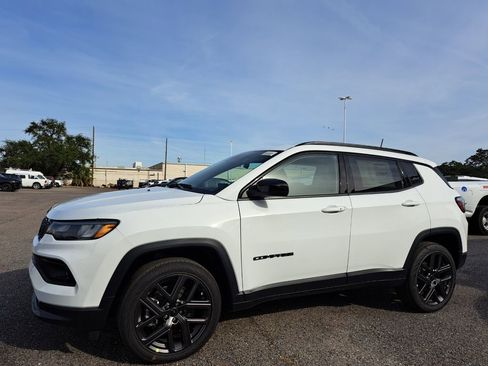 New 2026 Jeep Compass Latitude AWD/4WD image 10