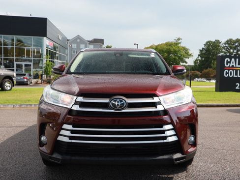 Used 2018 Toyota Highlander XLE FWD image 8