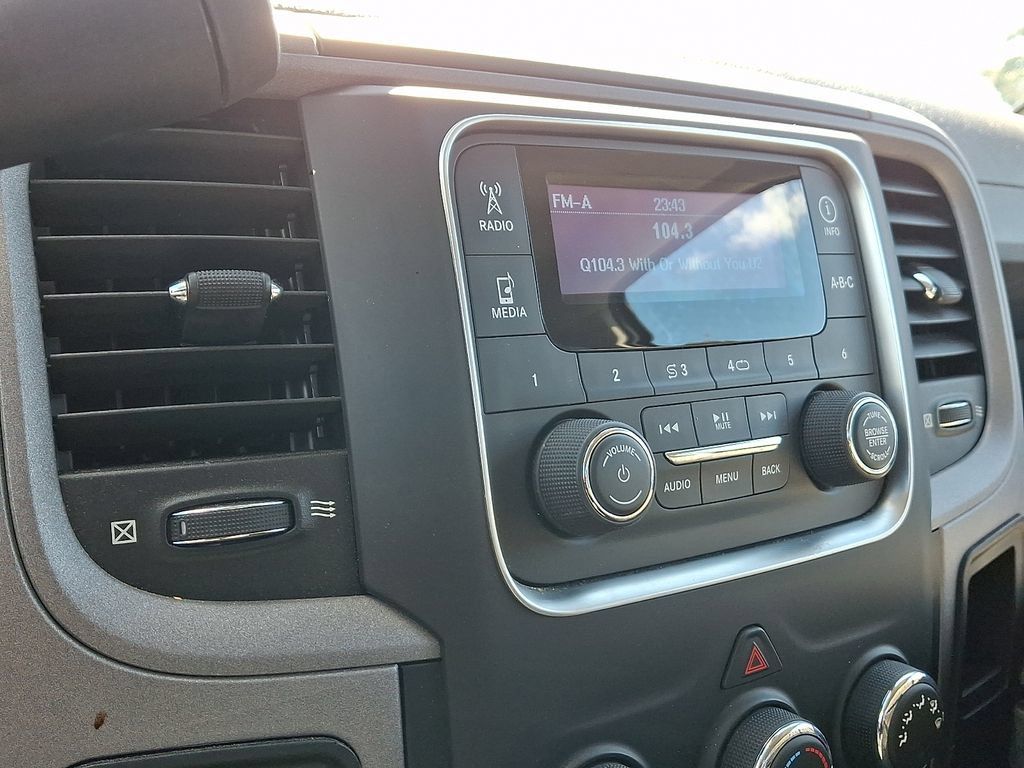 Used 2014 RAM 3500 Tradesman RWD image 24