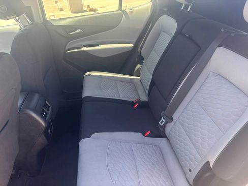 Used 2018 Chevrolet Equinox LS FWD image 15