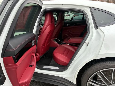 Used 2018 Porsche Panamera 4S image 28