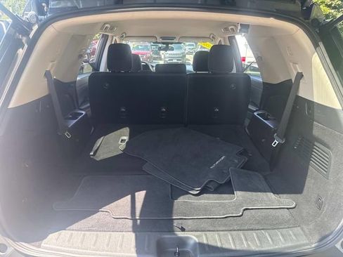 Used 2022 Nissan Pathfinder SV image 6