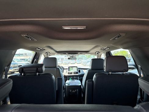 Used 2023 Chevrolet Suburban RST w/ Luxury Package AWD/4WD image 9