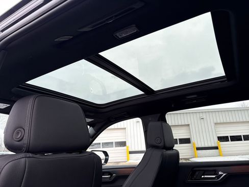 New 2026 GMC Yukon XL Denali w/ Sun & Power Step Package image 45