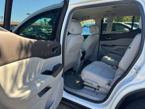 Certified 2023 GMC Acadia SLE w/ Driver Convenience Package FWD image 8