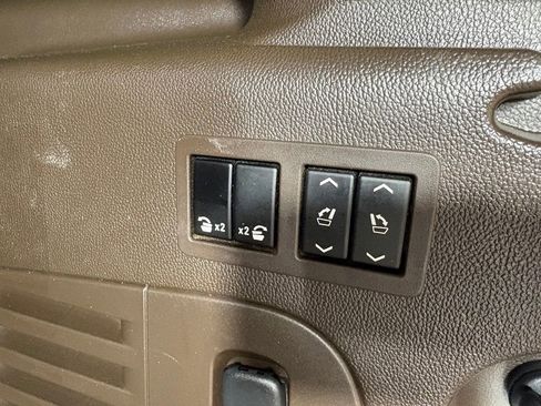 Used 2017 Chevrolet Suburban Premier AWD/4WD image 58