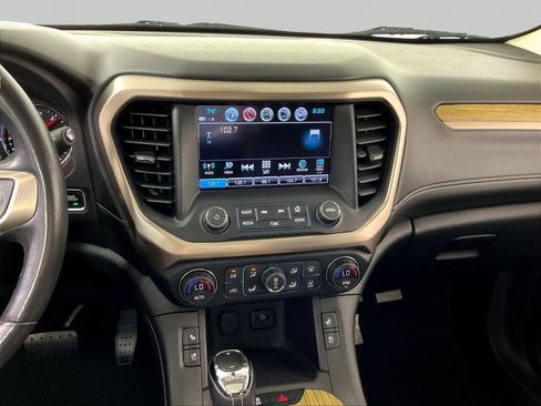 Used 2018 GMC Acadia Denali w/ Technology Package AWD/4WD image 9