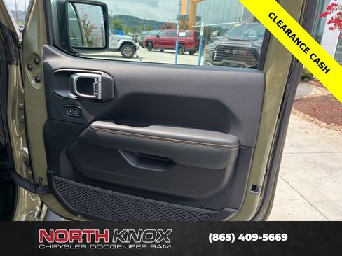 New 2025 Jeep Wrangler Unlimited Rubicon 392 image 34