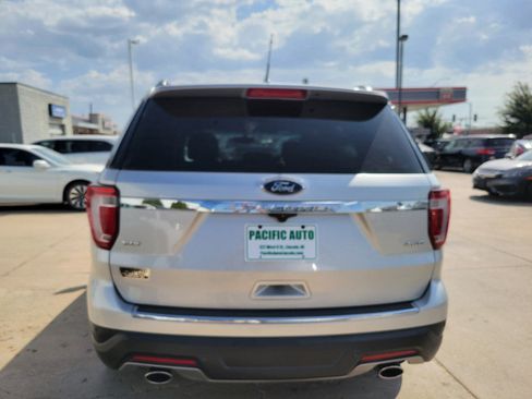 Used 2018 Ford Explorer XLT w/ Equipment Group 201A AWD/4WD image 6