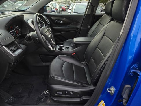 Used 2024 GMC Terrain SLT image 16