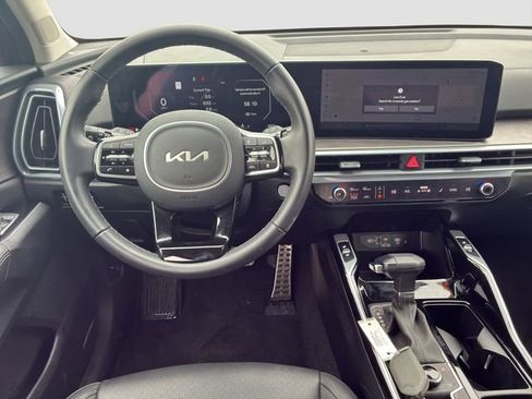 Used 2025 Kia Sorento SX image 15