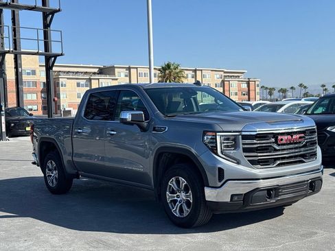 Used 2025 GMC Sierra 1500 SLT AWD/4WD image 3