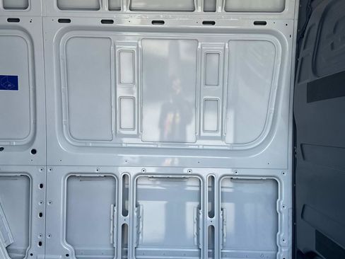 Used 2025 Mercedes-Benz Sprinter 2500 image 5