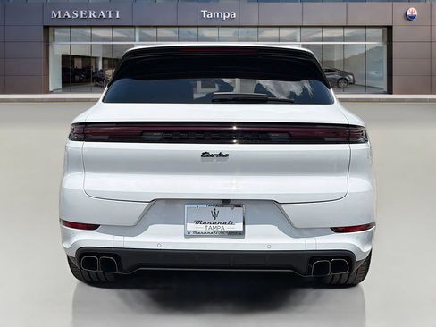 Used 2025 Porsche Cayenne Turbo AWD/4WD image 4