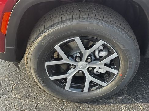 New 2025 Jeep Grand Cherokee Limited w/ Luxury Tech Group II image 10