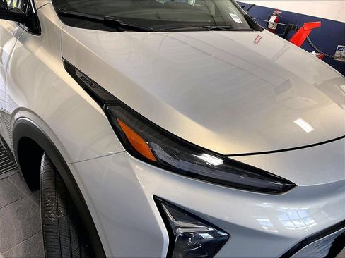 Used 2023 Chevrolet Bolt EUV Premier FWD image 32