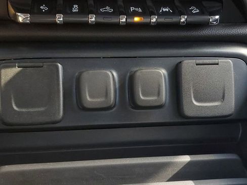 Used 2018 GMC Sierra 1500 SLT image 33