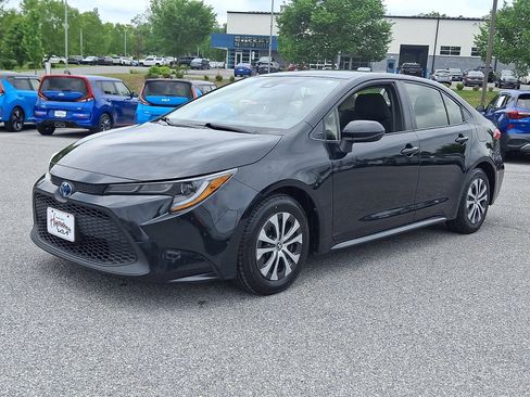 Used 2022 Toyota Corolla LE FWD image 3