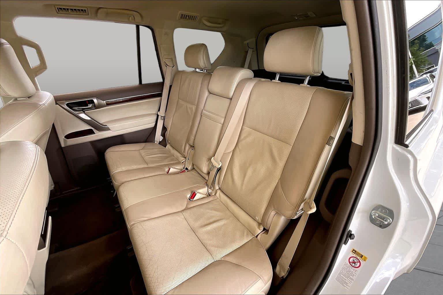 Used 2015 Lexus GX 460 w/ Premium Package AWD/4WD image 18