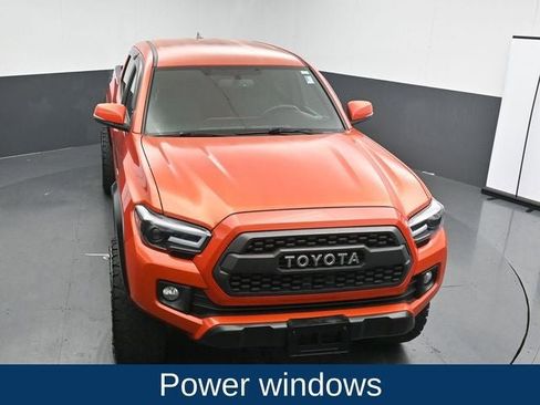 Used 2017 Toyota Tacoma TRD Off-Road w/ Tow Package (A/T) image 14