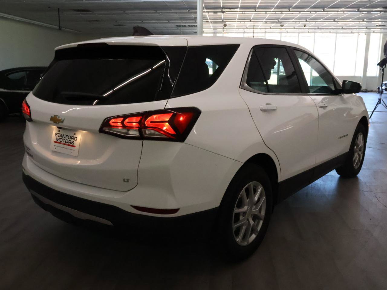 Used 2024 Chevrolet Equinox LT FWD image 32