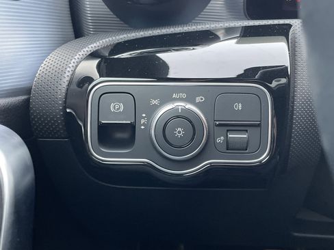 Certified 2022 Mercedes-Benz A 220 image 22