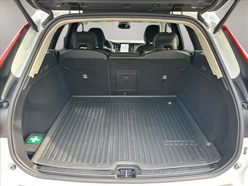 Used 2024 Volvo XC60 B5 Core AWD/4WD image 30
