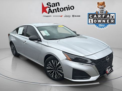 Used 2024 Nissan Altima 2.5 SV FWD image 1