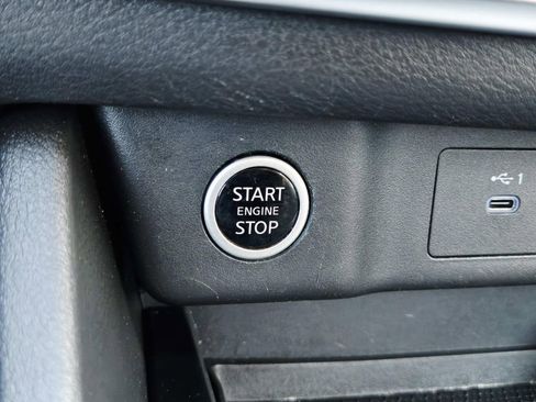 Used 2023 Nissan Rogue S image 28