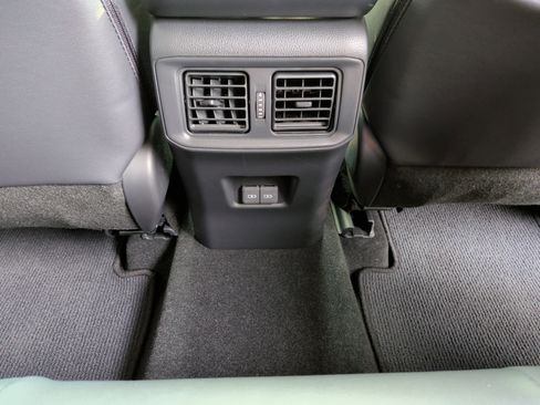 Used 2025 Toyota RAV4 Limited image 38