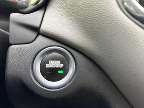 Used 2020 Chevrolet Equinox LT FWD image 30