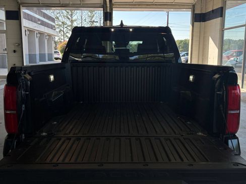 Used 2025 Toyota Tacoma TRD Off-Road AWD/4WD image 30