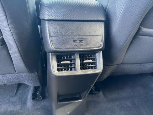 Used 2025 Chevrolet Equinox LT FWD image 18