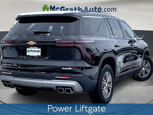 Used 2025 Chevrolet Traverse LT image 7