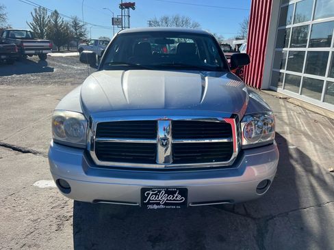 Used 2006 Dodge Dakota SLT image 3