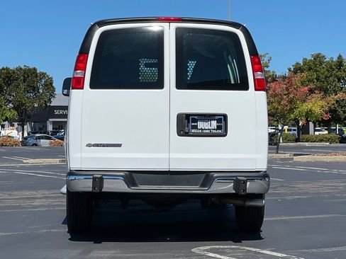 Used 2025 Chevrolet Express 2500 w/ Driver Convenience Package RWD image 5