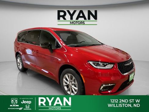 New 2026 Chrysler Pacifica Select image 1