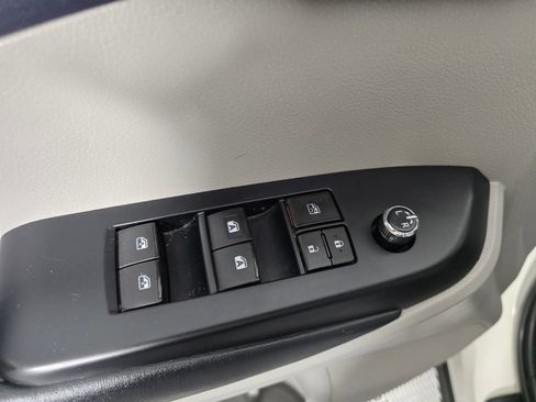 Used 2015 Toyota Highlander XLE AWD/4WD image 26