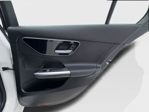Used 2024 Mercedes-Benz C 300 Sedan image 28