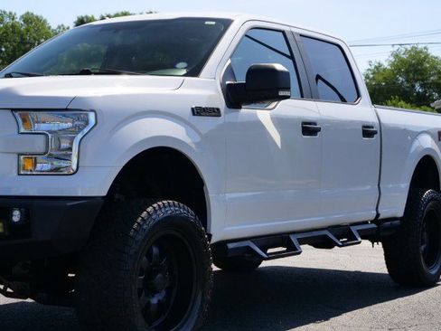 Used 2017 Ford F150 XL w/ Equipment Group 101A Mid AWD/4WD image 45