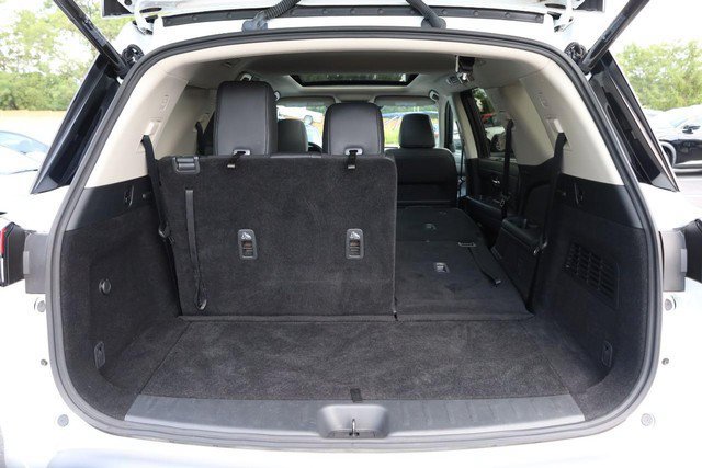 Certified 2025 Nissan Pathfinder SL w/ SL Premium Package FWD image 8